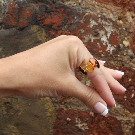 Amber Stretch Ring Triangles 