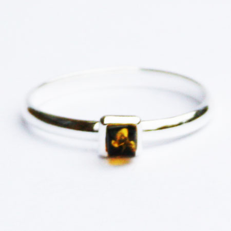 Amber Ring - Little Charm 6