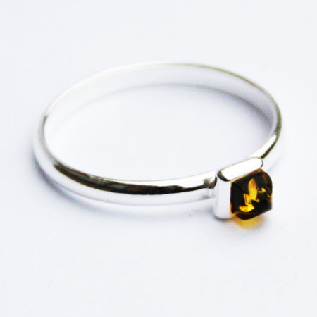 Amber Ring - Little Charm 6