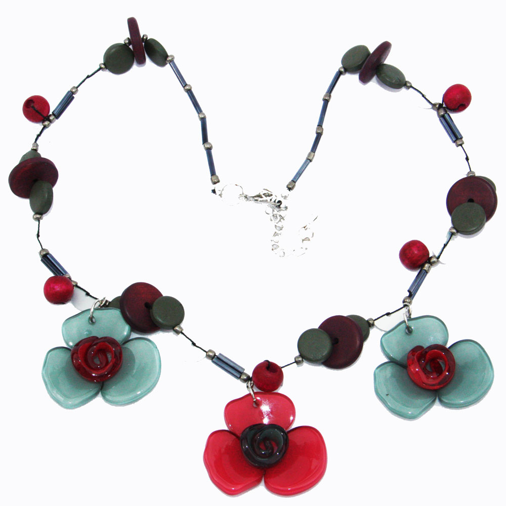Carved Flowers Necklace 1